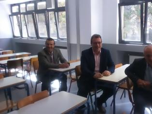 Φωτογραφία για Στα θρανία κάθισαν σήμερα Φάμελλος, Μάρδας, Κουράκης στα εγκαίνια της νέας πτέρυγας του Ε΄ Γυμνασίου Θεσσαλονίκης