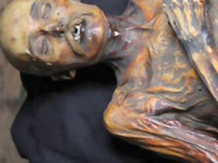 Φωτογραφία για Η Ιστορια της ΜΟΥΜΙΑΣ του Συλβέστερ - Αμέσως μετά το θάνατο αυτού του άντρα εγχύθηκε στο σώμα του... [video]