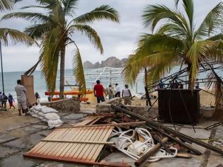 Φωτογραφία για Δύο νεκροί και τρεις αγνοούμενοι από το πέρασμα του τυφώνα Νιούτον στο Μεξικό