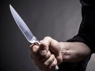 Φωτογραφία για Φθιώτιδα: Απείλησε με μαχαίρι μάνα και ανήλικα παιδιά για να τους ληστέψει