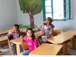 Φωτογραφία για Θεσσαλονίκη: Το σχολείο που αγκαλιάζει προσφυγόπουλα - ''Τα έχουμε σαν δικά μας παιδιά''!