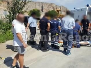 Φωτογραφία για Λαμία: Σοβαρό τροχαίο με μηχανή - Τον έσωσε το κράνος [photos]