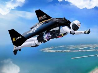 Φωτογραφία για O Jetman από το Dubai προσγειώνεται στις 4 το μεσημέρι στη Τανάγρα στο Athens Flying Week