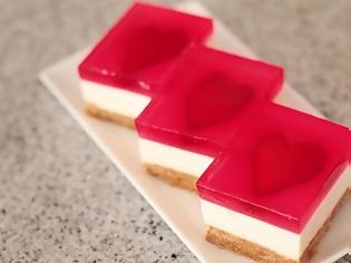 Φωτογραφία για Δροσερό και ελαφρύ Cheesecake με ζελέ που θα σας συναρπάσει με τη γεύση του!