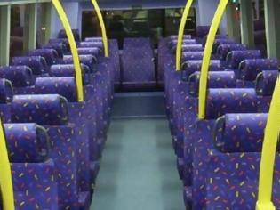 Φωτογραφία για Το μυστήριο λύθηκε! Για αυτό τα καθίσματα των λεωφορείων έχουν αυτά τα περίεργα καλύμματα...