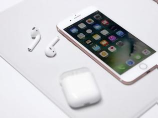 Φωτογραφία για Καταρρέει η Apple... Παράπονα για τα νέα iPhone 7 από τις πρώτες μέρες κυκλοφορίας τους