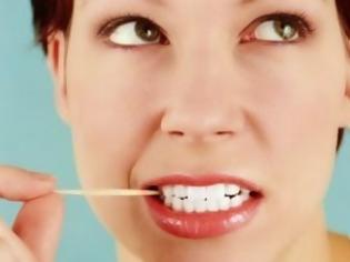 Φωτογραφία για Είναι καλό να καθαρίζουμε τα δόντια μας με οδοντογλυφίδες;