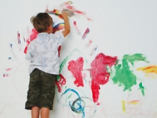 Φωτογραφία για Βρώμικοι τοίχοι στο παιδικό δωμάτιο: Αυτό είναι το υλικό για να τους κάνεις πεντακάθαρους