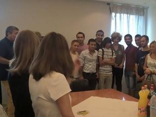 Φωτογραφία για Συνάντηση Αναπληρώτριας Υπουργού Παιδείας Σίας Αναγνωστοπούλου με τους πρόσφυγες φοιτητές και τους καθηγητές της Θερινής Ακαδημίας