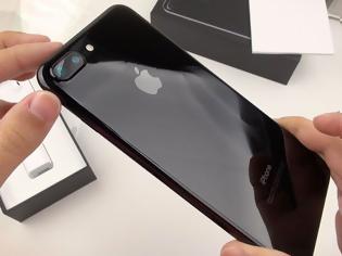 Φωτογραφία για Προβλήματα του iPhone 7 στην παραγωγή του Onyx Black