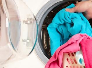 Φωτογραφία για Το πλύσιμο συνθετικών ρούχων σε πλυντήριο προκαλεί ρύπανση