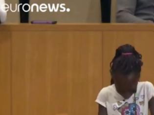 Φωτογραφία για Συγκινητική ομιλία μικρού κοριτσιού για τον ρατσισμό [video]