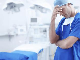 Φωτογραφία για Ειδικά μισθολόγια και προσλήψεις μονίμων «πονούν» τους νοσοκομειακούς γιατρούς