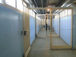 Φωτογραφία για ΑΠΟΔΡΑΣΗ κρατουμένου από τις φυλακές Κασσάνδρας Χαλκιδικής - Αναζητείται από την Αστυνομία
