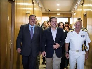 Φωτογραφία για Φωτό από την επίσκεψη του Πρωθυπουργού Αλέξη Τσίπρα στο ΥΠΕΘΑ για την άσκηση «Παρμενίων 2016»