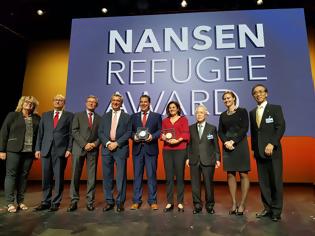 Φωτογραφία για Η Ελληνική Ομάδα Διάσωσης τιμήθηκε στη Γενεύη με το βραβείο προσφύγων Νάνσεν [photos+video]