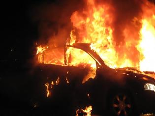 Φωτογραφία για Μπαράζ πυρκαγιών σε οχήματα και ένα κατάστημα στην πόλη του Ηρακλείου