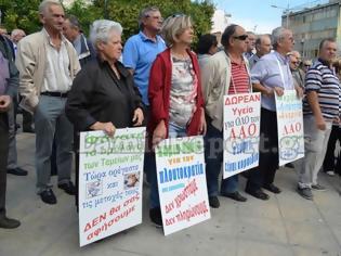 Φωτογραφία για Συνταξιούχοι από Λαμία: Δεν πάει άλλο. Δεν μας πτοούν τα χημικά [video]