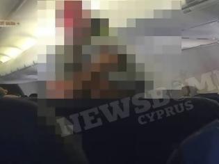 Φωτογραφία για Πώς η απλή πράξη ενός άντρα έκανε τους επιβάτες μιας ολόκληρης πτήσης να ξεσπάσουν σε... κλάματα