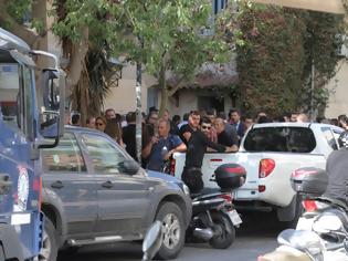 Φωτογραφία για Υπό δρακόντεια μέτρα ασφαλείας ξεκίνησε η δίκη για την ληστεία στο Creta Maris