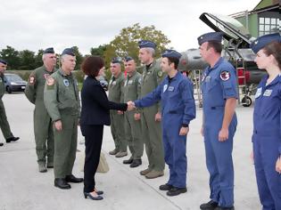 Φωτογραφία για Επίσκεψη Ειδικής Γραμματέως Υπουργείου Εθνικής Άμυνας στο ΑΤΑ και την 110ΠΜ