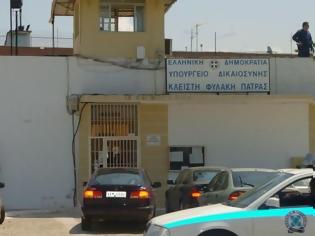 Φωτογραφία για Ξυραφάκια και μπαταρίες στα στομάχια κρατουμένων στη φυλακή Αγίου Στεφάνου: Από το Σάββατο μέχρι σήμερα τουλάχιστον επτά στο Νοσοκομείο - Φόβοι για...