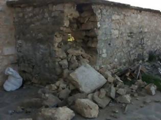 Φωτογραφία για Ζαγόρι: Σοβαρές ζημιές προκλήθηκαν από τον σεισμό στο Μοναστήρι της Παναγίας στους Ασπραγγέλους