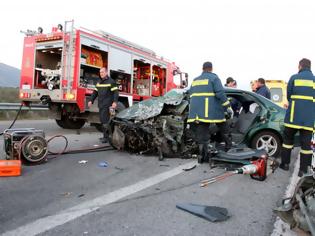 Φωτογραφία για ΤΡΟΜΑΚΤΙΚΟ  δυστύχημα με συλλήψεις οδηγών - Σκοτώθηκε πεζός που χτυπήθηκε από δύο αυτοκίνητα!