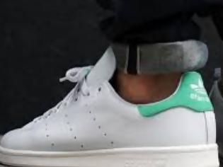 Φωτογραφία για Ποιος είναι ο Stan Smith που όλοι φοράνε τα παπούτσια του;