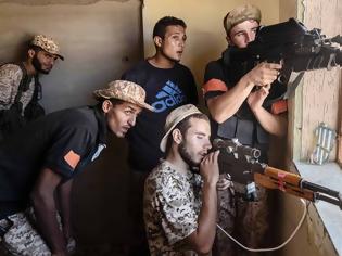 Φωτογραφία για Λιβύη: Σφοδρές μάχες σπίτι με σπίτι στη Σύρτη – Απελευθερώθηκαν πέντε ξένοι όμηροι του ISIS