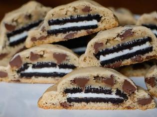 Φωτογραφία για Cookienception: Μπισκότα γεμιστά με oreo και κομμάτια σοκολάτας