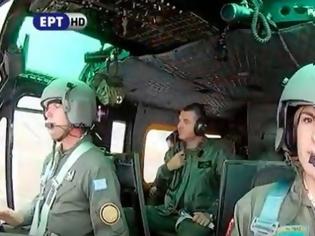 Φωτογραφία για Στρατιωτική Παρέλαση: Το ελικόπτερο Απάτσι και η πιλότος - ΒΙΝΤΕΟ