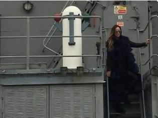 Φωτογραφία για Η Ιωάννα Λίλη και ο Θοδωρής Ζαγοράκης στο ναυτικό - Η ξενάγηση στα πολεμικά πλοία που βρίσκονται στη Θεσσαλονίκη