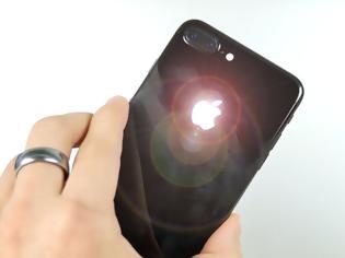 Φωτογραφία για Πως να κάνετε φωτεινό το λογότυπο του  iphone 7