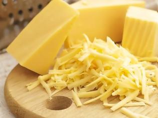 Φωτογραφία για Τι θα συμβεί στο σώμα σου αν τρως πολύ τυρί