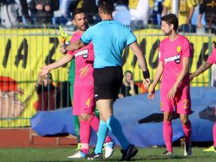 Φωτογραφία για Με το αριστερό... (1-1)