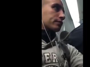 Φωτογραφία για Αλλοδαπός κλεφτρόνι στο μετρό της Αθήνας γίνεται αντιληπτό από νεαρό άντρα - Δείτε τι ακολουθεί στο βίντεο...