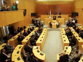 Φωτογραφία για Κύπρος: Απέσυρε το νομοσχέδιο για αναβολή των εκλογών ο Υπ. Εσωτερικών – Ζητά εκλογές με θητεία 2,5 χρόνων