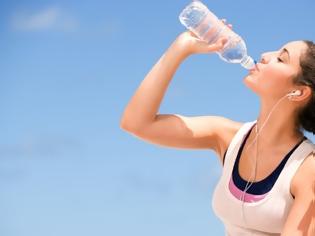 Φωτογραφία για Πόσο νερό πρέπει να πίνετε πριν από κάθε γεύμα για να χάνετε ένα κιλό ανά μήνα