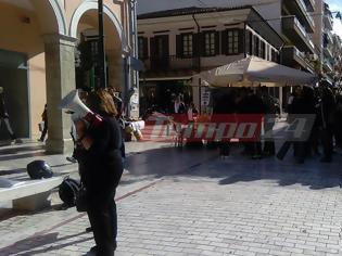 Φωτογραφία για Πάτρα: Ποτέ την Κυριακή φώναξαν οι εμποροϋπάλληλοι - Διαμαρτύρονται για το άνοιγμα των καταστημάτων