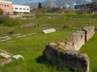 Φωτογραφία για ΚΑΤΑΓΓΕΛΙΑ κατοίκου Αλίμου: Είναι δυνατόν δίπλα σε ένα αρχαίο θέατρο από την εποχή του Χαλκού να χτίσουμε ΚΤΕΟ;