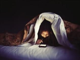 Φωτογραφία για ΕΡΕΥΝΑ: Κινητά και laptop στο κρεβάτι φέρνουν αϋπνία