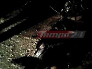 Φωτογραφία για Πάτρα: Λαμπάδιασε μοτοσυκλέτα σε πυλωτή πολυκατοικίας τα ξημερώματα - Προηγήθηκε έκρηξη [video]