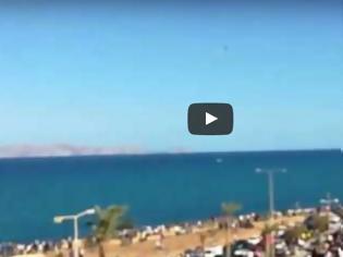 Φωτογραφία για Έκοψαν την ανάσα οι ελιγμοί του F16 στο Ηράκλειο - Υψώθηκε η τεράστια σημαία [video]