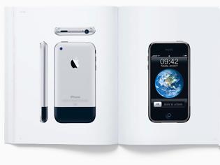 Φωτογραφία για Αυτό είναι το βιβλίο που κυκλοφόρησε η Apple για τα 20 χρόνια παρουσίας
