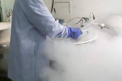 Συγκλονιστικό: 14χρονη καρκινοπαθής πάγωσε το κορμί της για να «επιστρέψει» στο μέλλον και να...