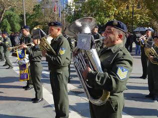 Φωτογραφία για Φωτό από την εμφάνιση της Μπάντας του Γ'ΣΣ στην κεντρική πλατεία της Λάρισας