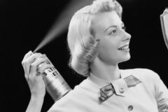 Τρεις έξυπνες χρήσεις της λακ που δε γνωρίζεις. Τι σχέση μπορεί να έχει με τα καλσόν σου;