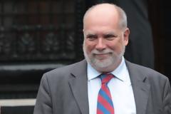 Βίζερ: Πρώτα η υλοποίηση των μεταρρυθμίσεων και μετά το χρέος