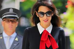 Αμάλ Κλούνεϊ: Οι ιδέες του Τραμπ μπορεί να καταπατούν τα ανθρώπινα δικαιώματα